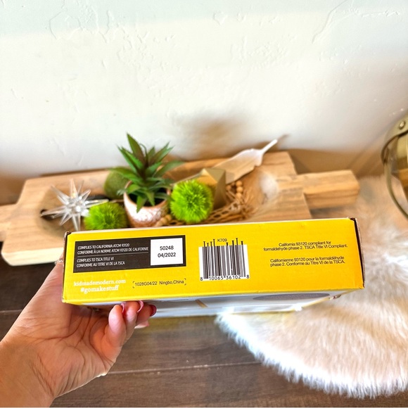 New- Kid Made Modern Family Time Nail Art Craft Kit Create Art For Home - Picture 3 of 3